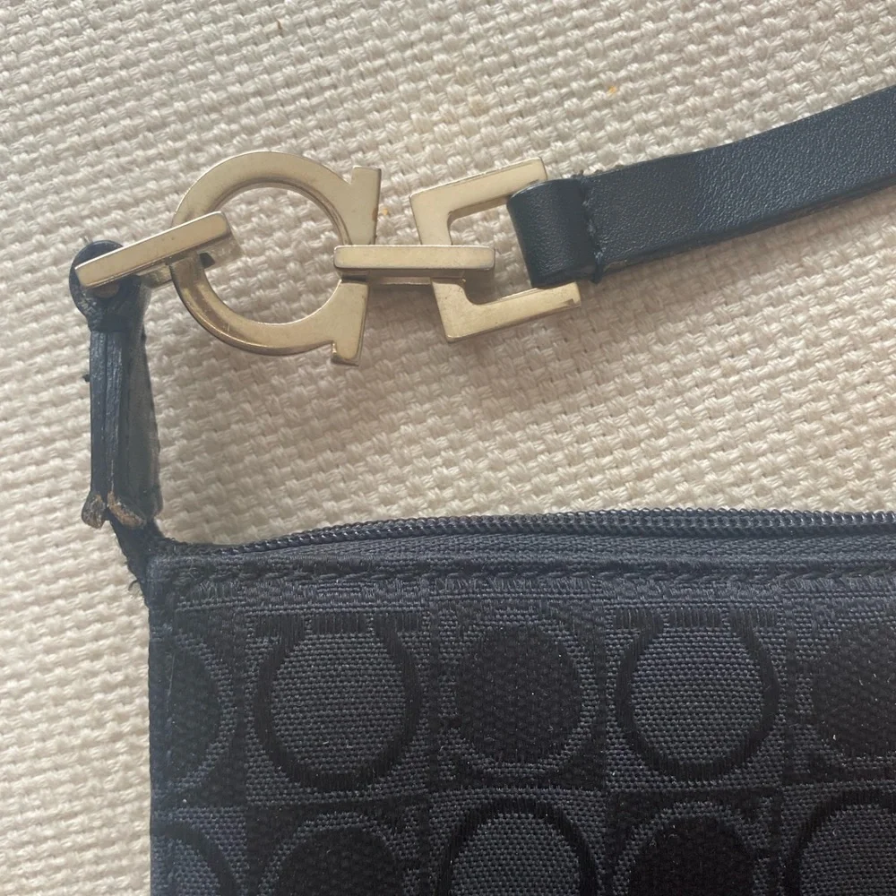 Salvatore Ferragamo Vintage Monogram Bag - Picture 4 of 8